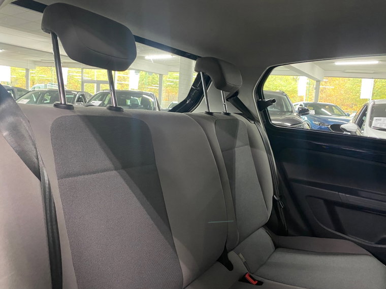 Vehicle Image 32