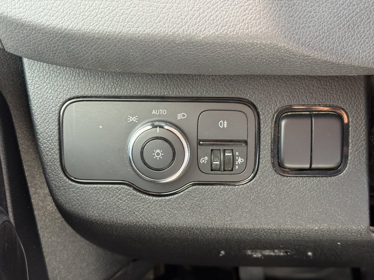 Vehicle Image 27