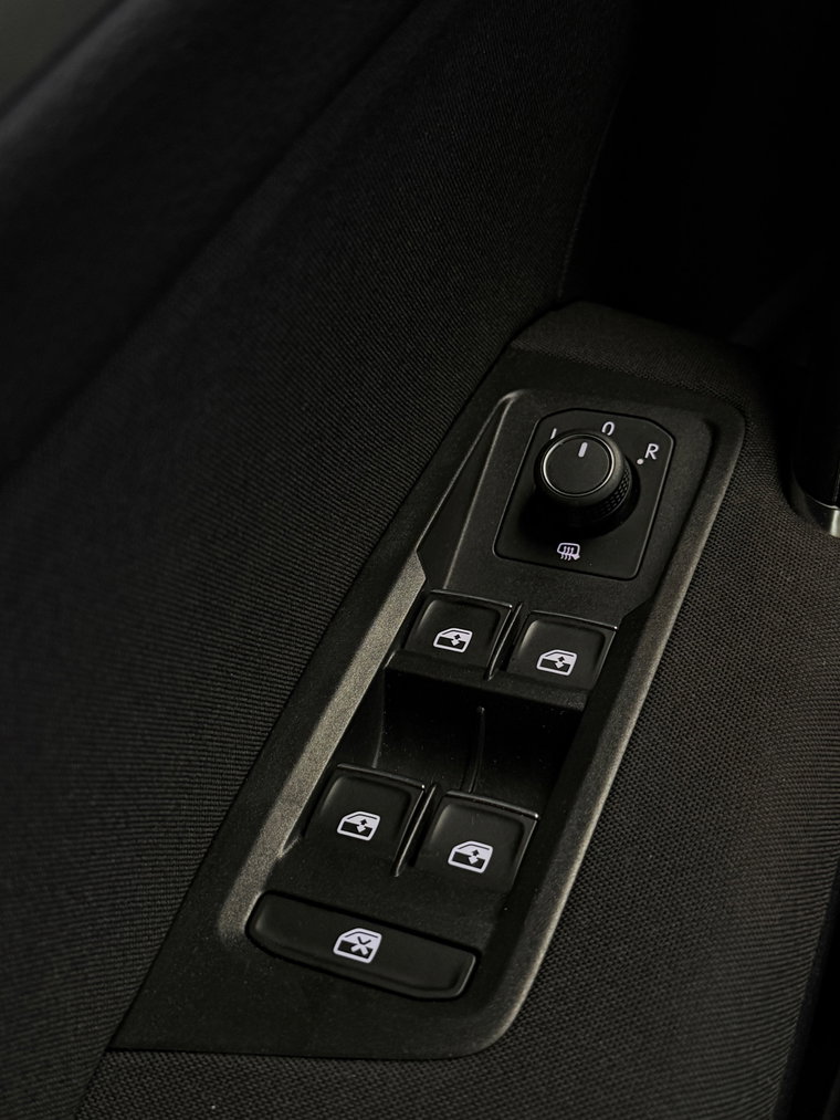 Vehicle Image 26