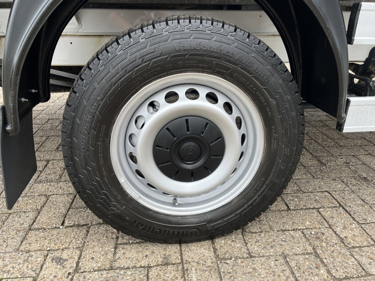 Vehicle Image 28