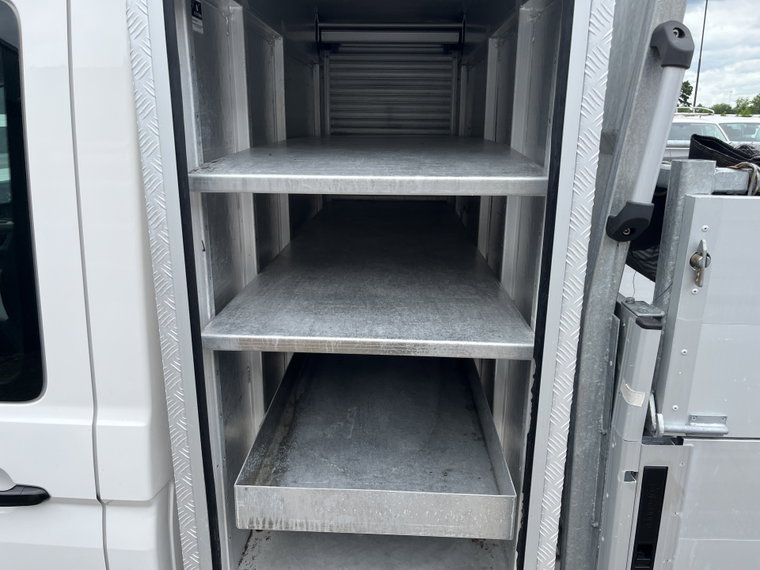 Vehicle Image 32