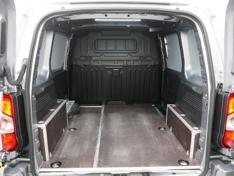 Vehicle Image 31