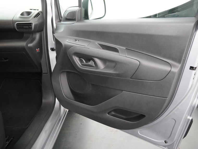 Vehicle Image 37