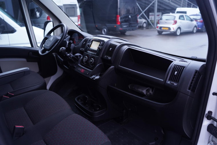 Vehicle Image 26