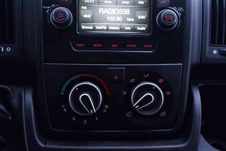 Vehicle Image 33