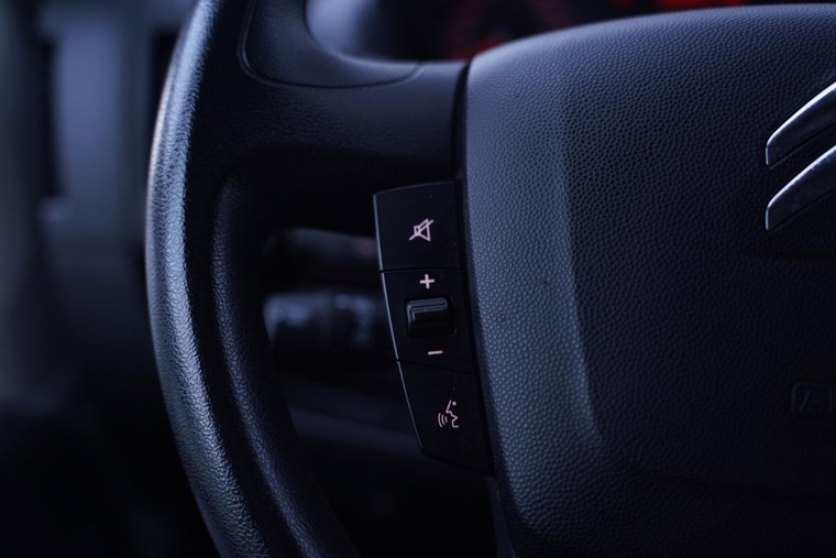 Vehicle Image 35