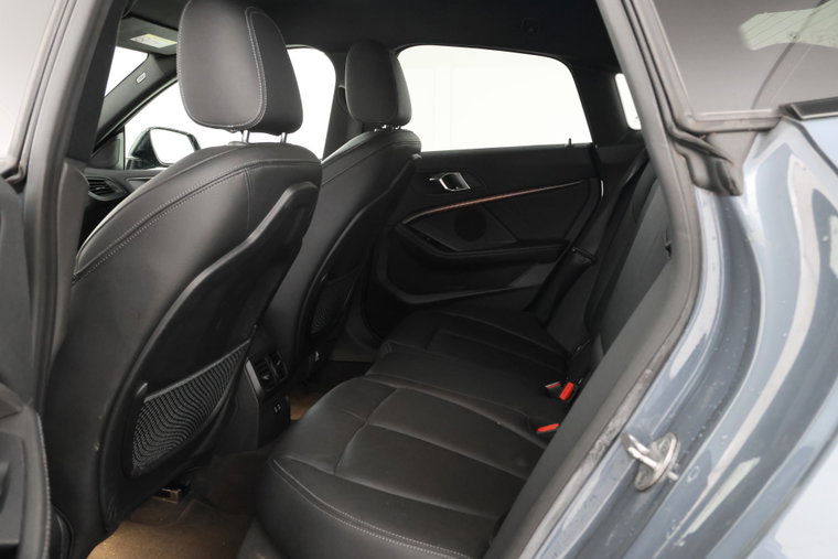 Vehicle Image 36