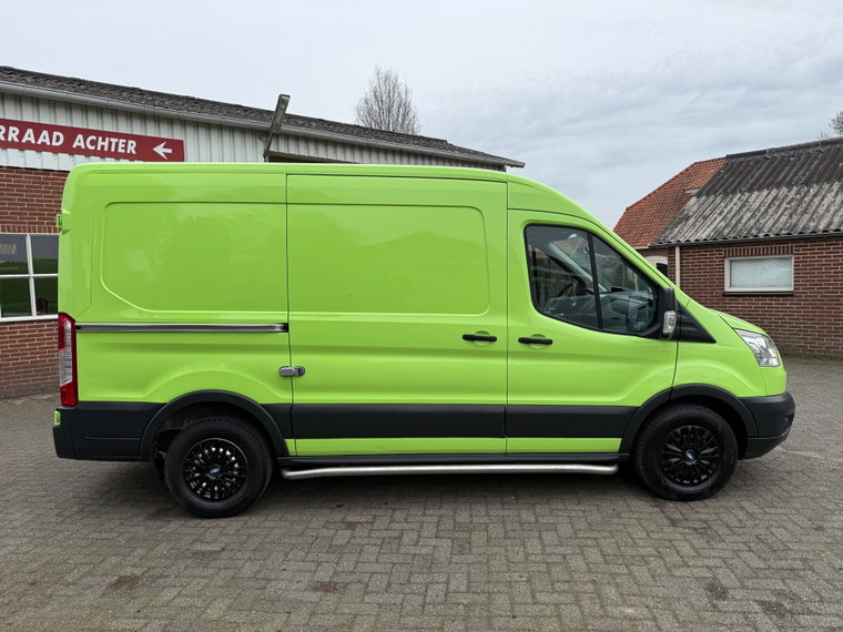 Vehicle Image 8