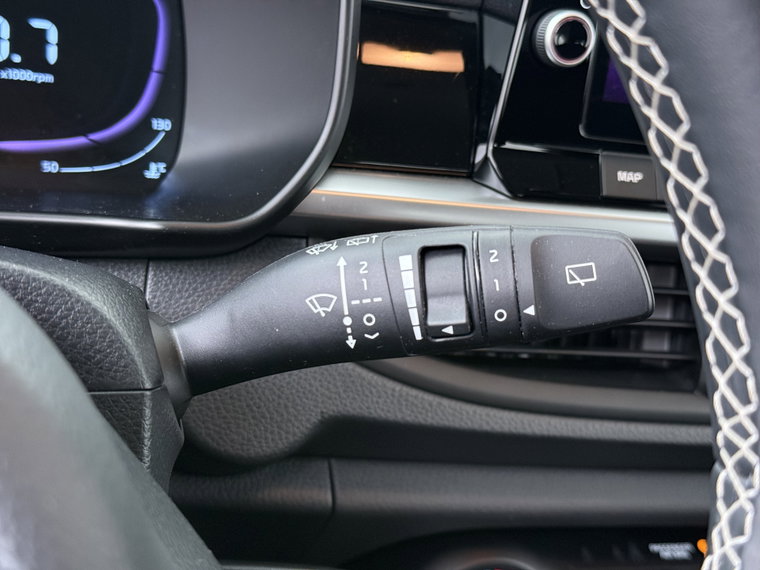 Vehicle Image 26