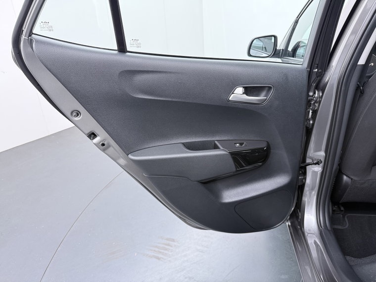 Vehicle Image 36