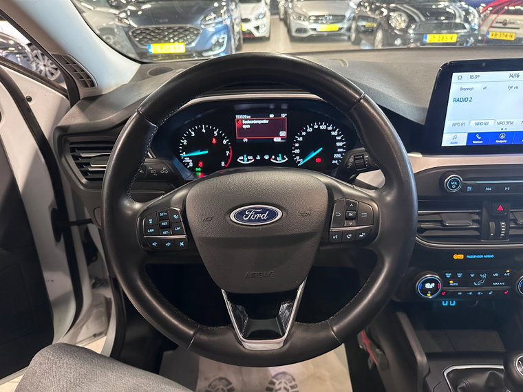 Vehicle Image 16