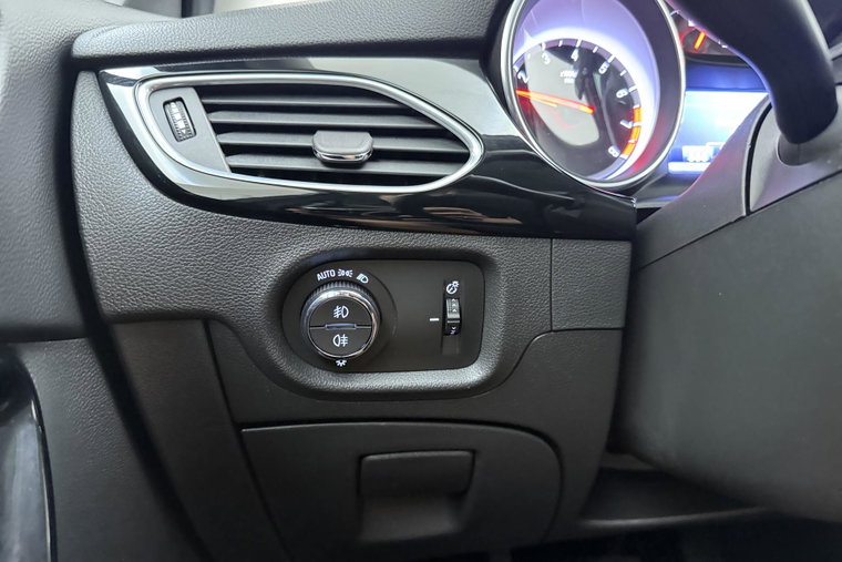 Vehicle Image 24