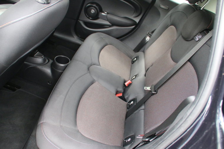 Vehicle Image 22