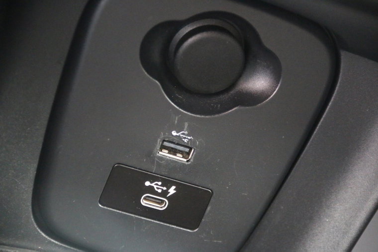 Vehicle Image 23