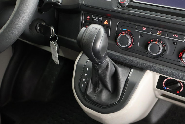 Vehicle Image 32