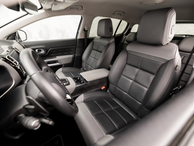 Vehicle Image 15