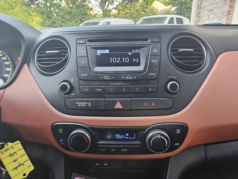 Vehicle Image 23