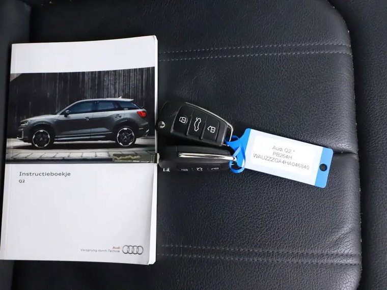 Vehicle Image 12