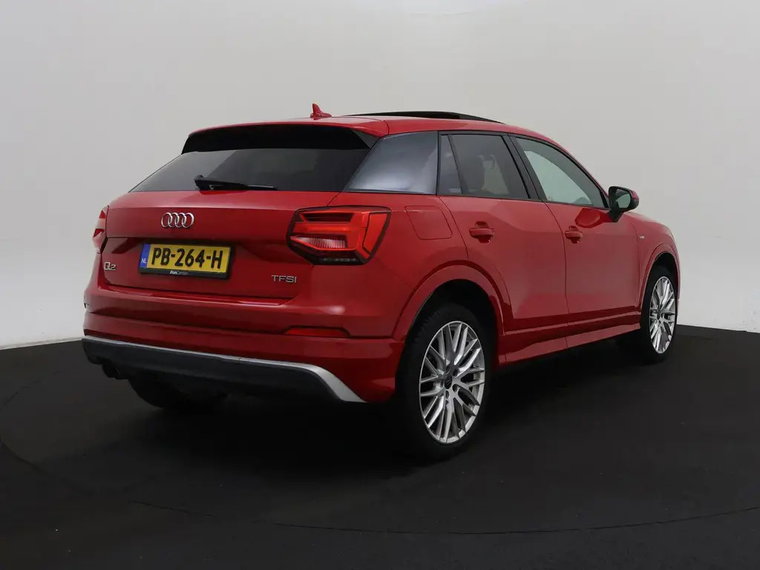 Vehicle Image 9