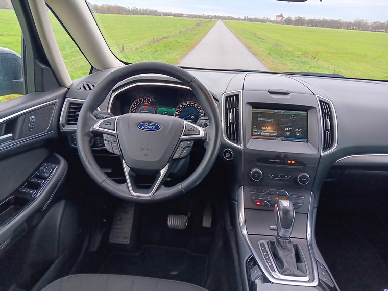 Vehicle Image 18