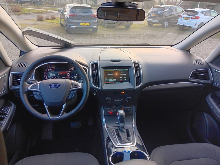 Vehicle Image 28