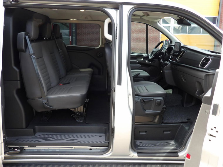 Vehicle Image 13