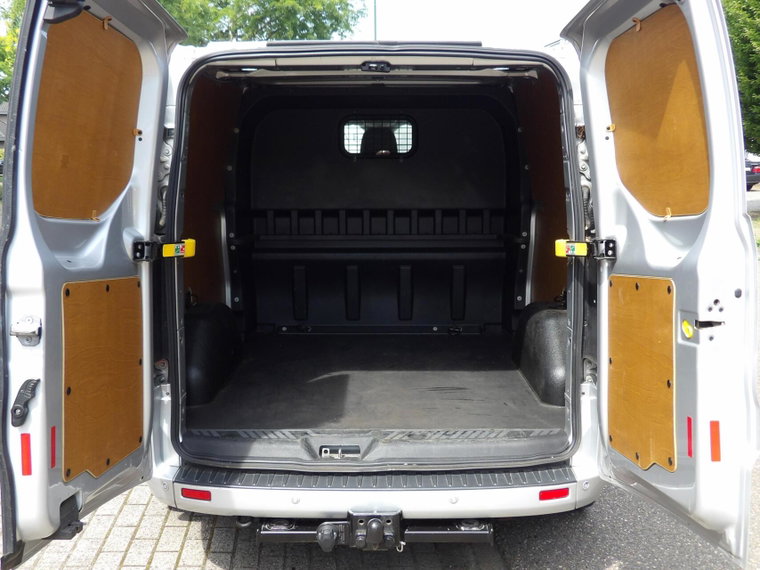 Vehicle Image 19