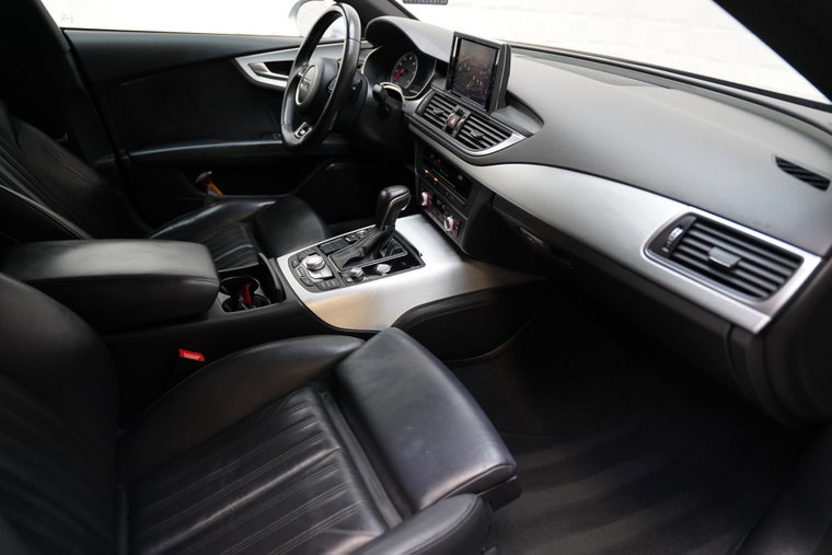 Vehicle Image 36