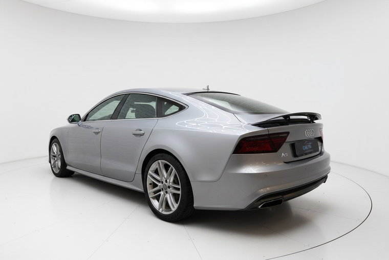 Vehicle Image 8
