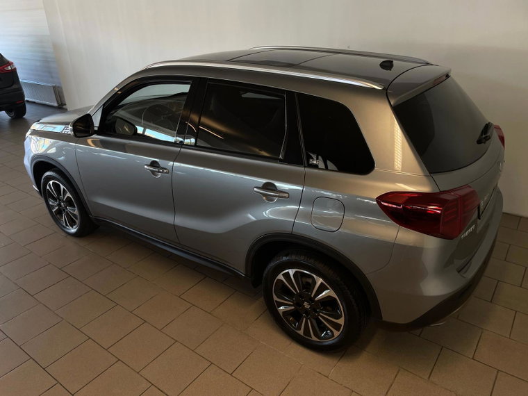Vehicle Image 4