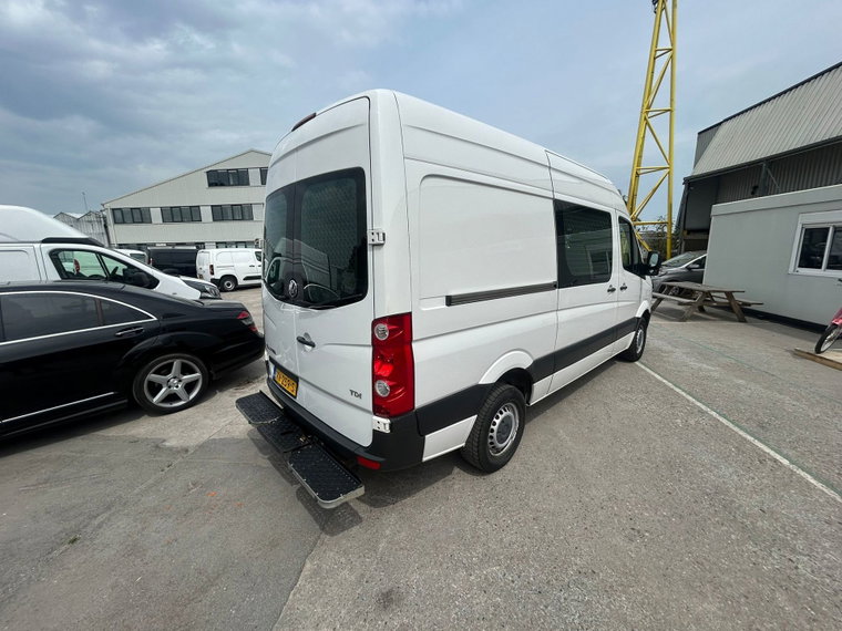 Vehicle Image 12