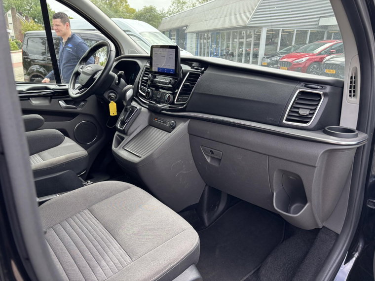 Vehicle Image 13