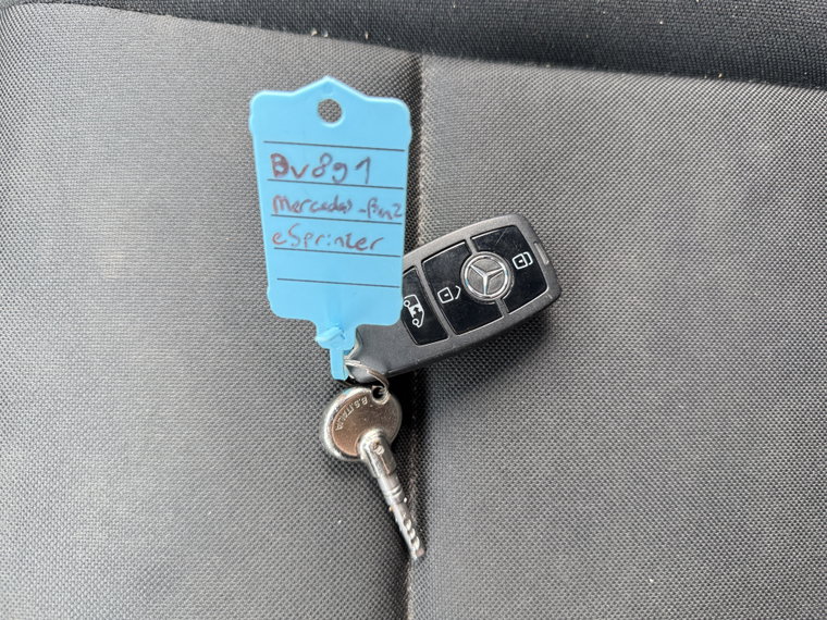 Vehicle Image 28