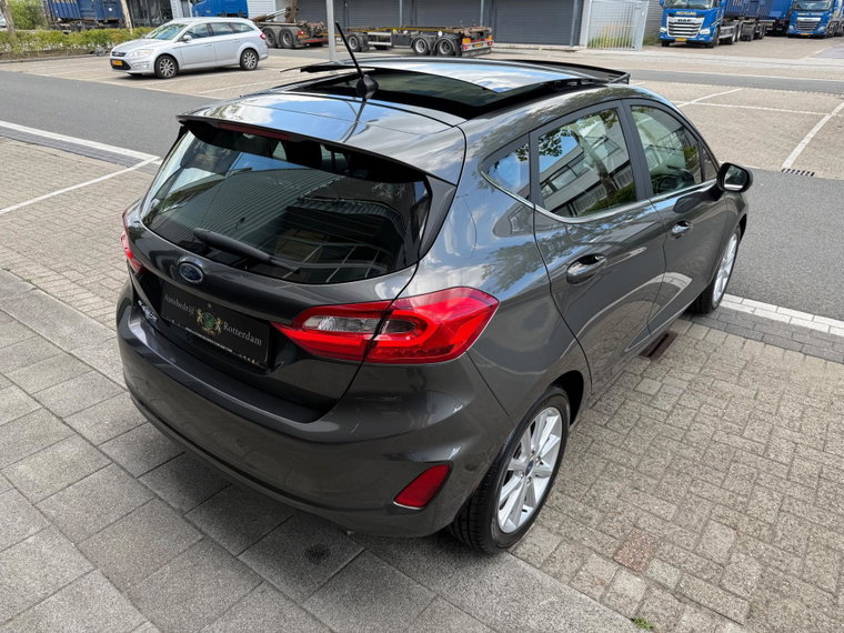 Vehicle Image 21