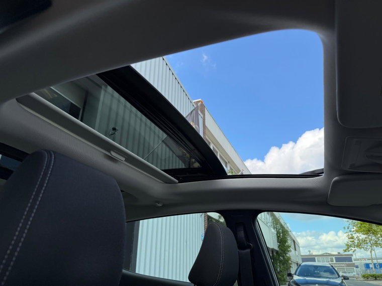 Vehicle Image 33