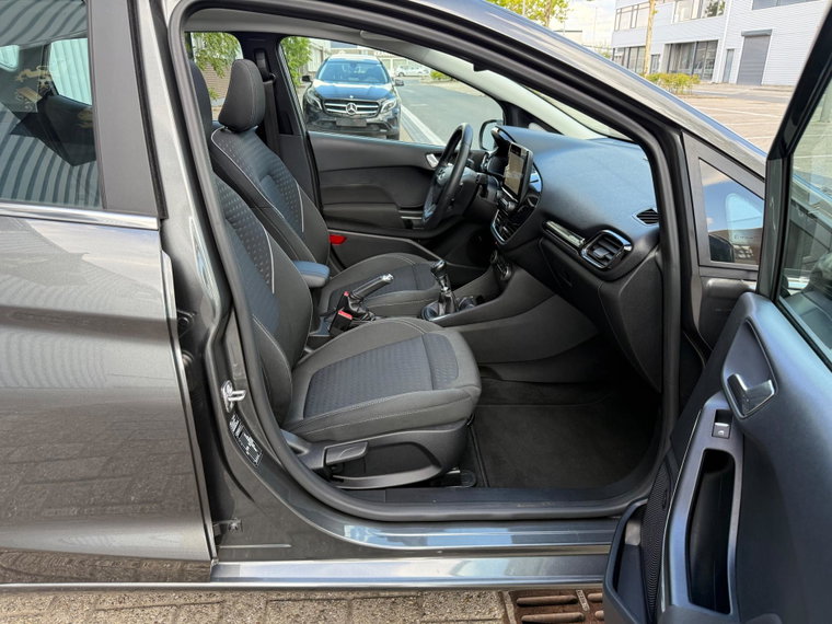 Vehicle Image 40