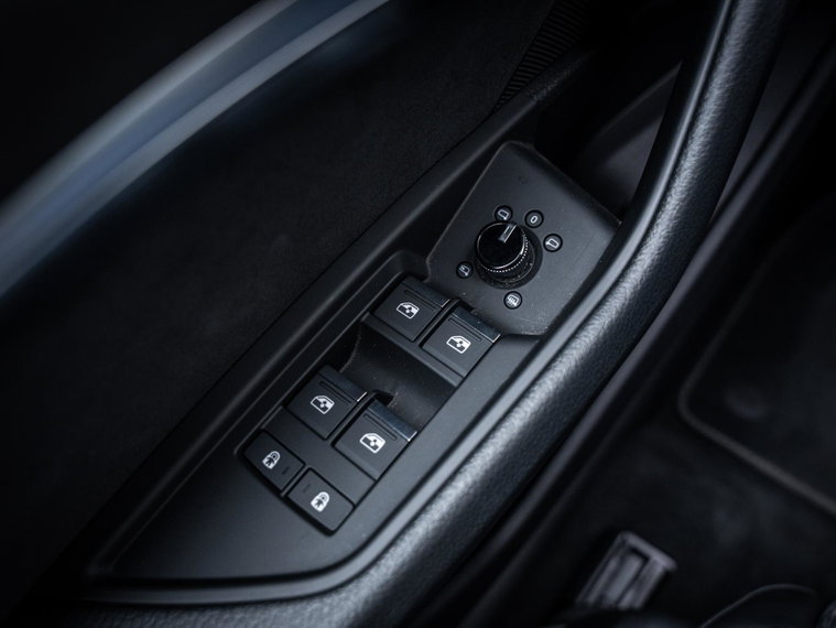 Vehicle Image 45