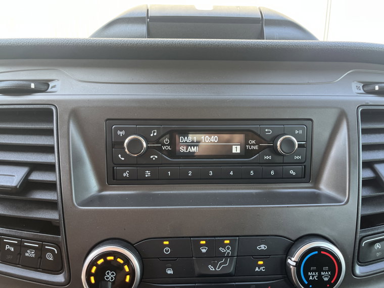Vehicle Image 29