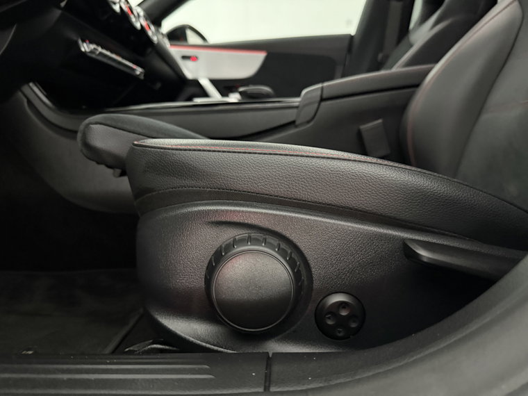 Vehicle Image 38