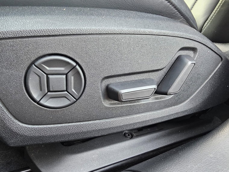 Vehicle Image 29