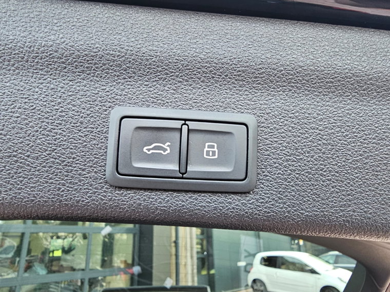 Vehicle Image 39