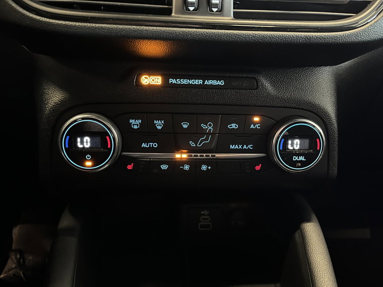 Vehicle Image 28