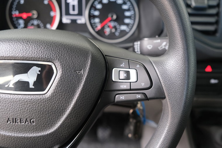 Vehicle Image 25