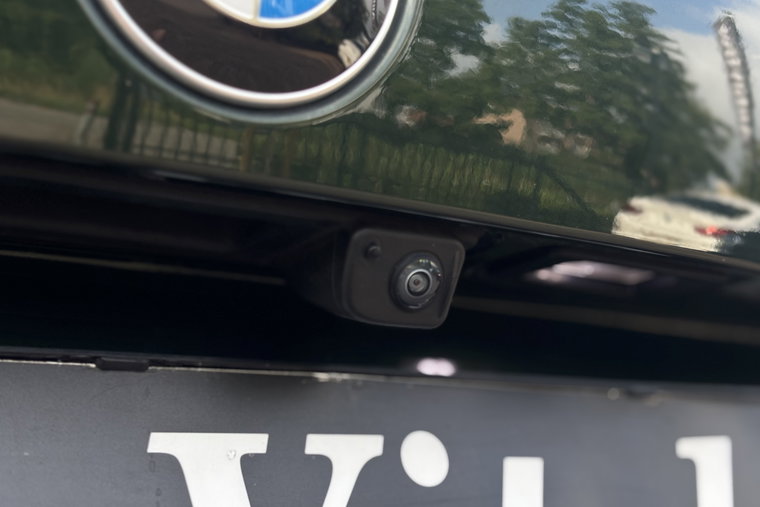 Vehicle Image 25