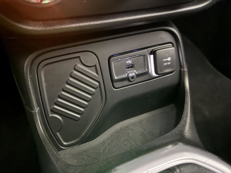 Vehicle Image 38