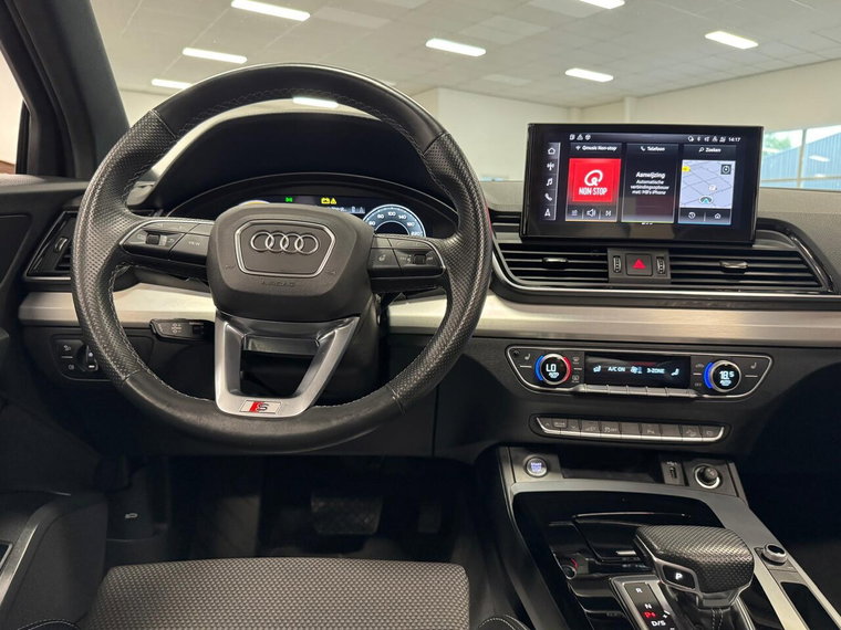 Vehicle Image 15
