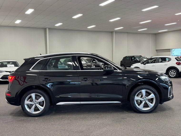 Vehicle Image 6