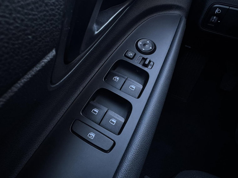 Vehicle Image 26