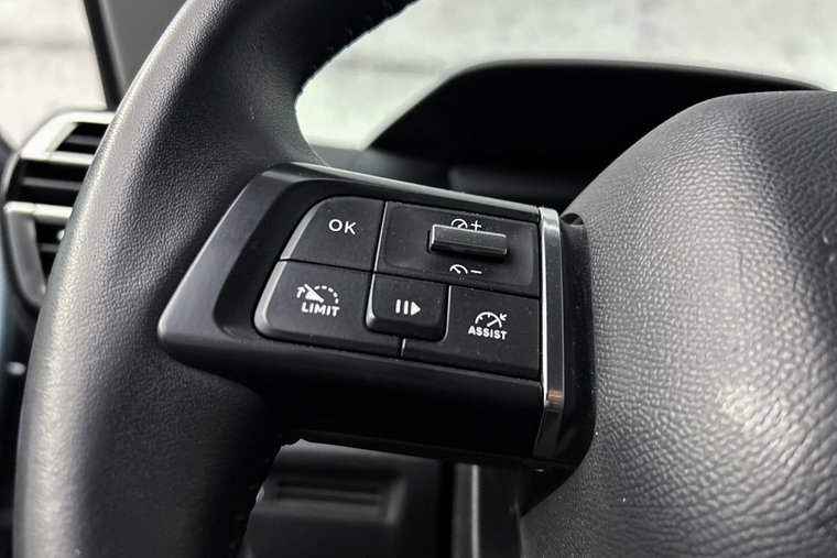 Vehicle Image 17