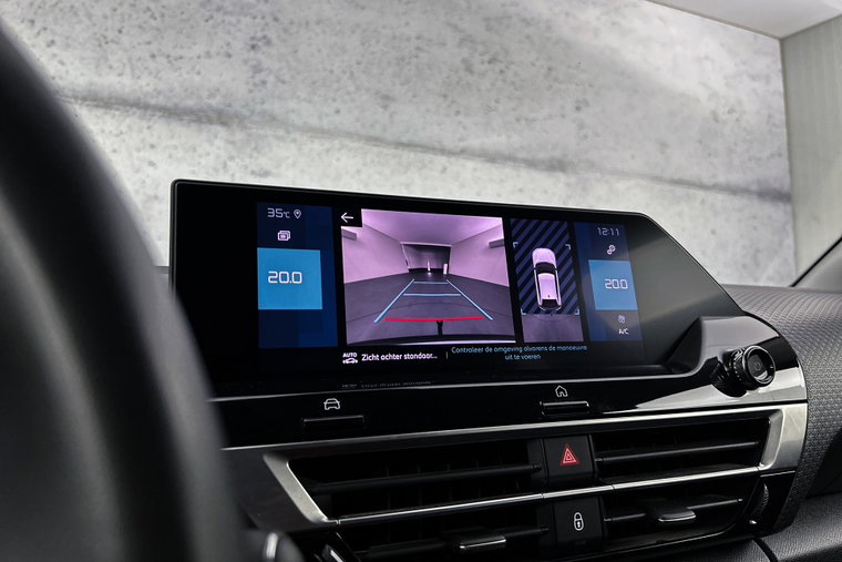 Vehicle Image 30